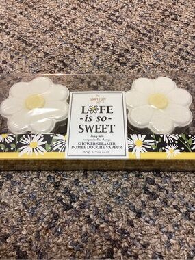 The Simple Joy Co. Life Is So Sweet Daisy Love Shower Steamers (2-Pack) NEW